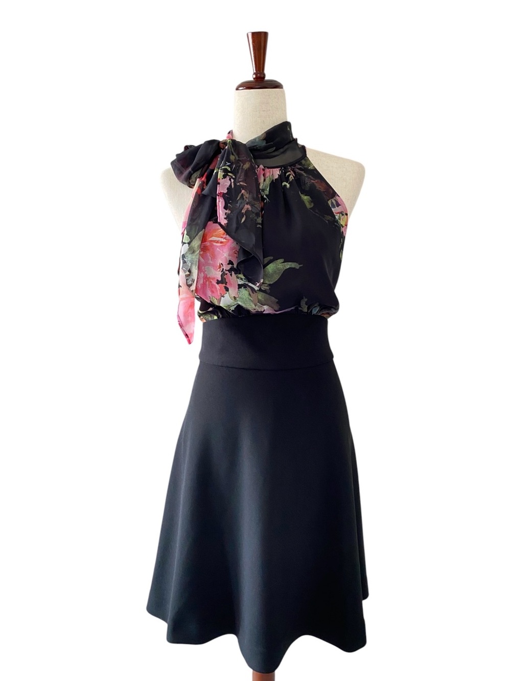 Marciano by Guess Floral Halter Neck Open Back Cocktail Short  Dress Size Medium